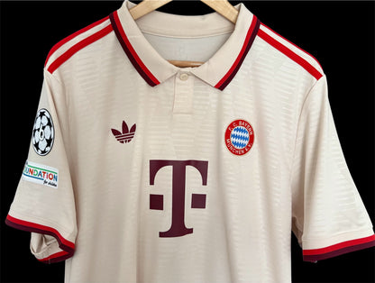 FC Bayern Munich 2023/24 third kit #6 Kimmich